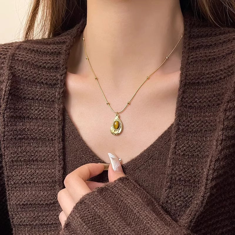 Irregular Amber Stone Necklace