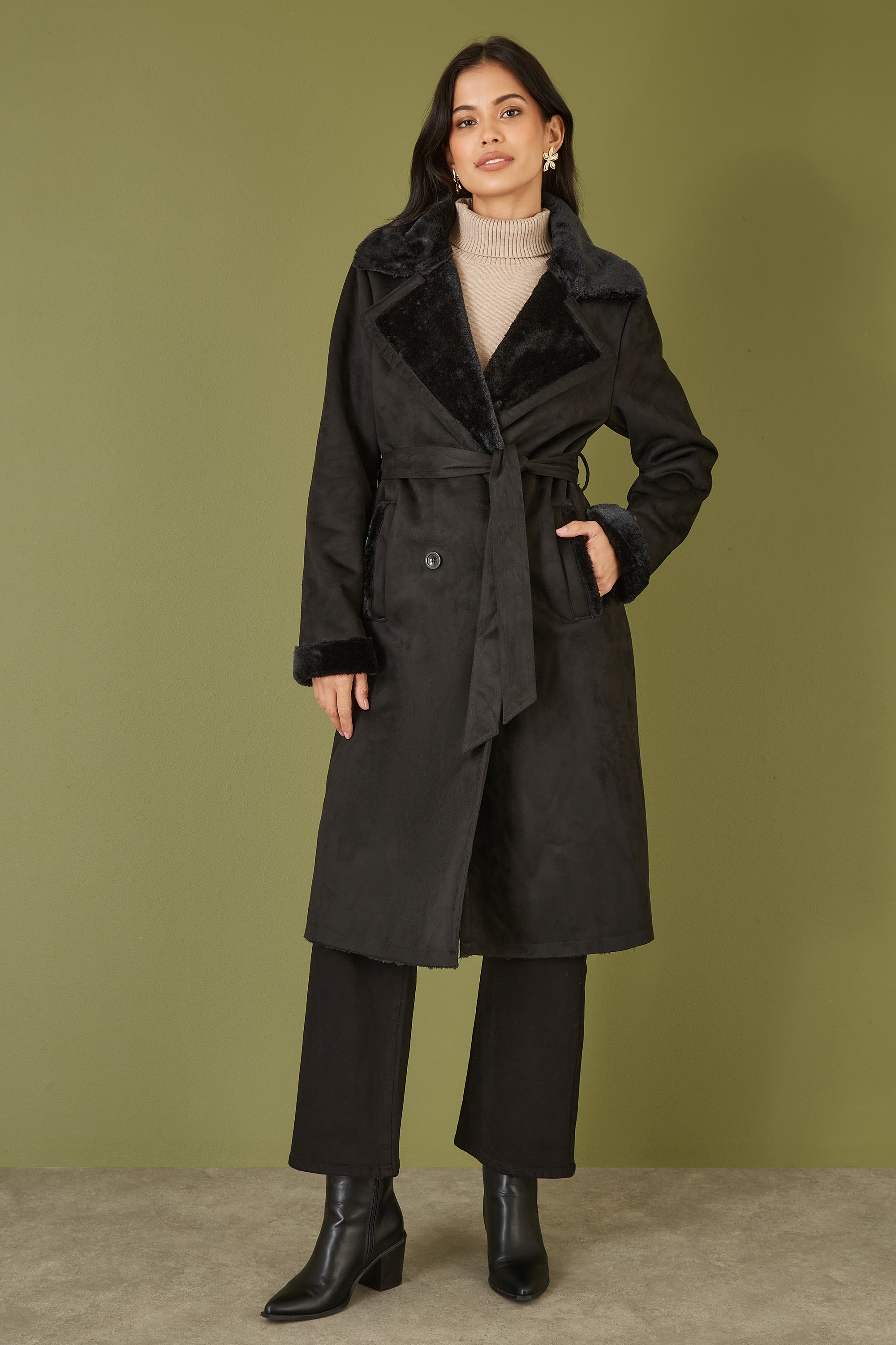 Trench-coat noir Yumi avec doublure en fausse fourrure